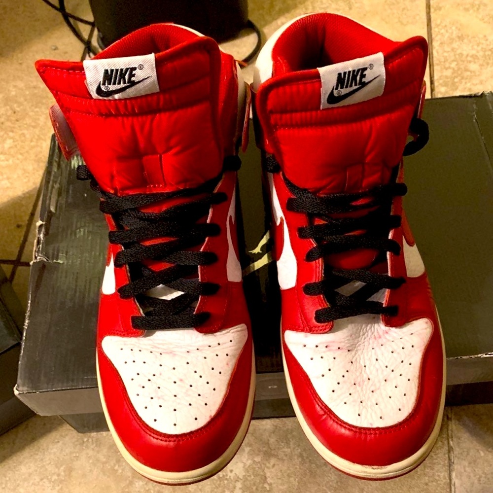 White/varsity red Nike dunks